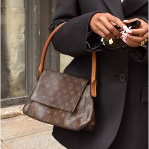 Louis Vuitton Monogram Canvas Mini Looping Bag